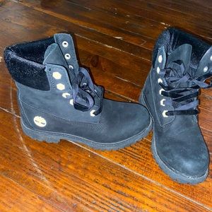 Timberland women’s velvet–accent waterproof boots